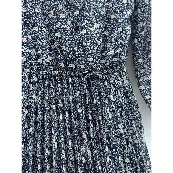 Indigo Rose PS women’s pleted blue, and white floral  cottagecore midi dress - Picture 4 of 7